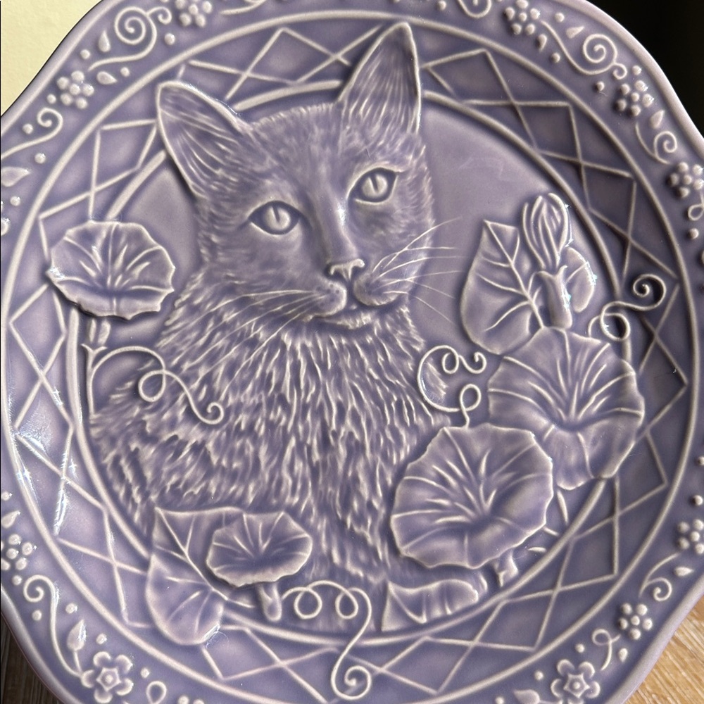 SALE Portugal The Meow Collection Patricia BA Shea Purple Majolica Cat Plates - Picture 13 of 16